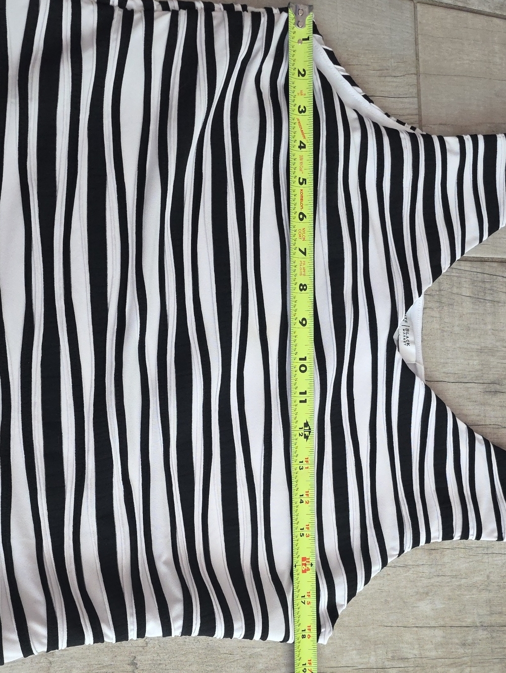 White House Black Market Black & White Striped V-Neck Tank Top - Picture 10 of 12